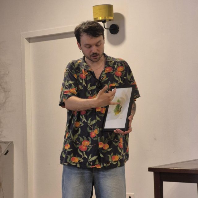 Merci à tout les visiteurs venus découvrir mon exposition organisée avec l’association @val_de_lart et la résidence Domitys de Tours Nord ! 
Un très bon moment passer avec des collègues artistes et des amateurs, où j’ai pu expliquer ma démarche et présenter mon travail. 
#exposition #vernissage #artistepeintre